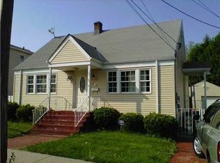 392 Alpine St, Perth Amboy, NJ 08861