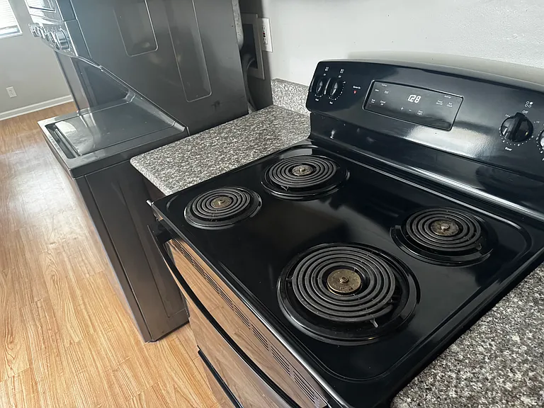 1509 Rosedale Ave — Photo 8