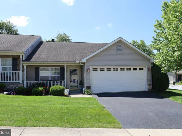 100 Saddlebred Dr, Red Lion, PA 17356