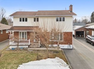 1310 Ferguson St, Ottawa, ON K2C 2K4