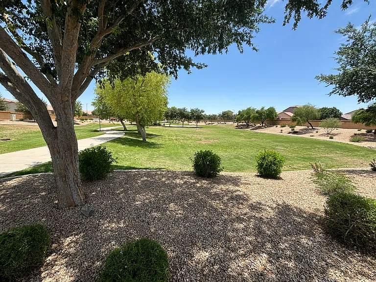 1549 E Kingman Pl — Photo 39