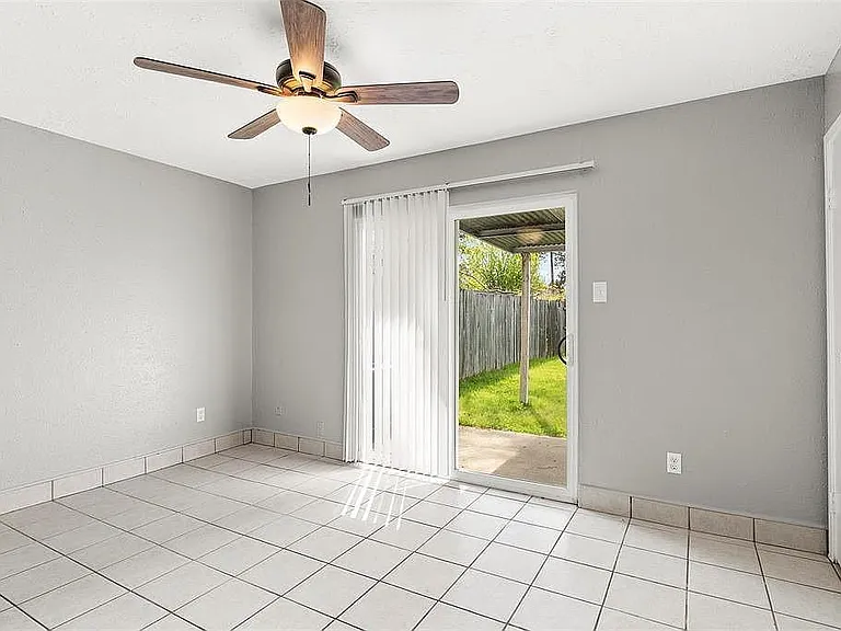 5406 Rivergate Dr — Photo 15