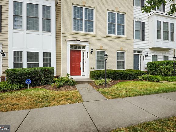 3rd image of 14634 Crossfield Way
