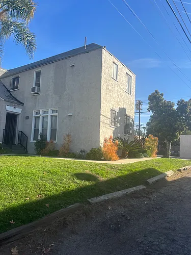 1118 Masselin Ave Photo 1