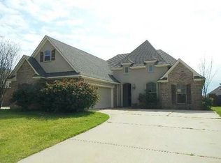 515 Chinquipin Dr, Bossier City, LA 71111