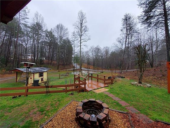 3rd image of 158 Cardinal Dr