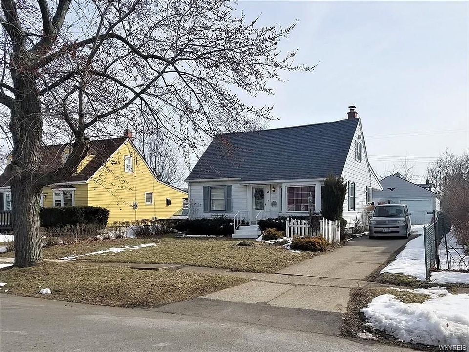1st image of 98 Elaine Ct