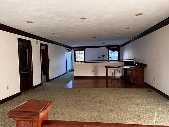 5th image of 633 Renolda Woods Ct