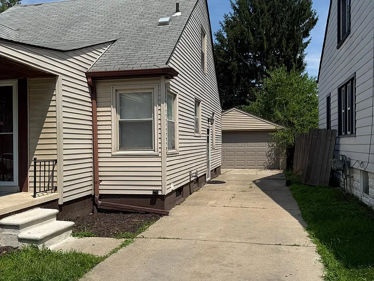 24800 SW Cherry St — Photo 2