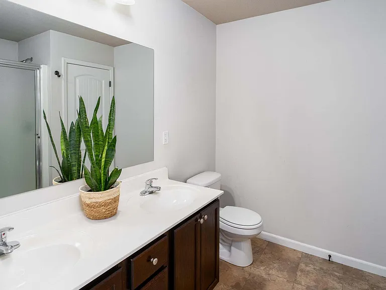 5803 Abercorn Dr — Photo 16