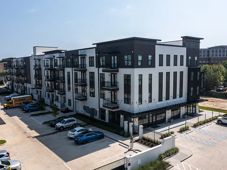 Dawson Park Apartments — Photo 14