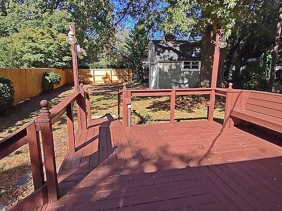 4th image of 1126 W Northwood St