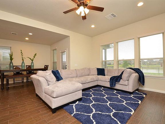 3rd image of 5318 Royal Sunset Ct