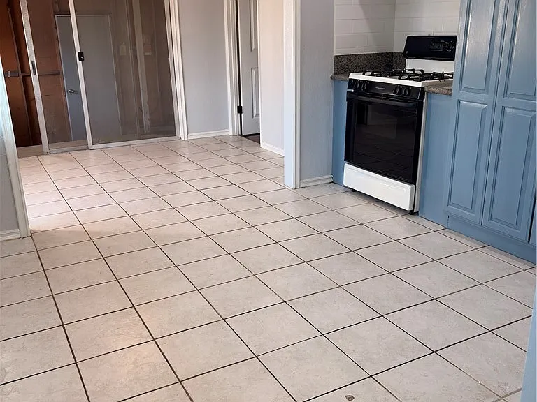 1222 S Gladys Ave #A — Photo 9