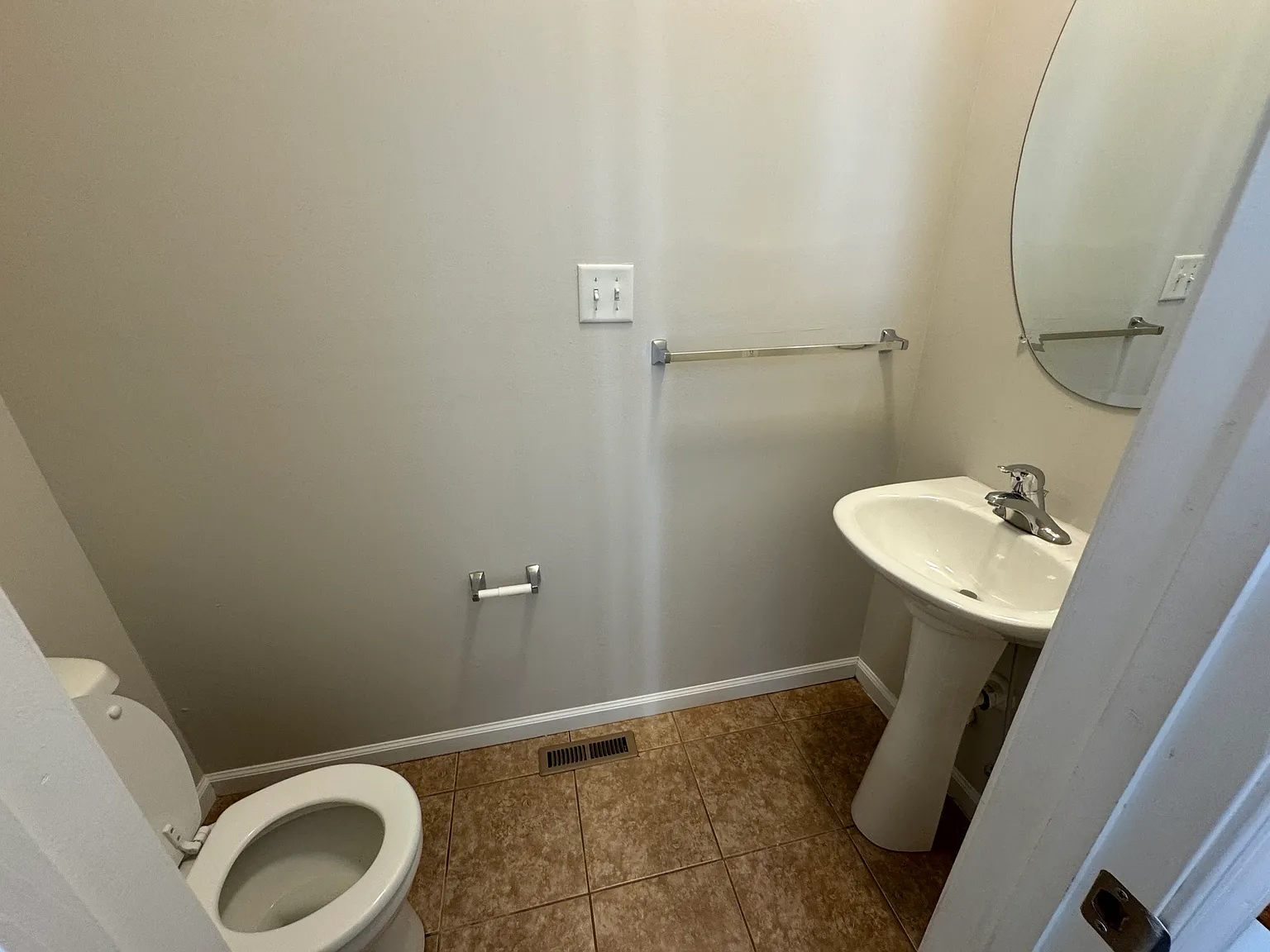 135 Vince Dr — Photo 3