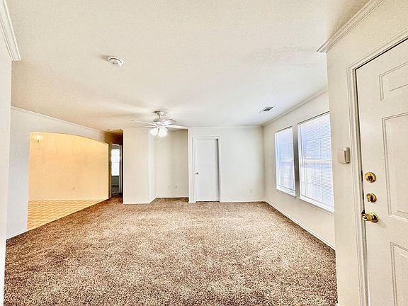 2nd image of 414B N Jackson Ave #B