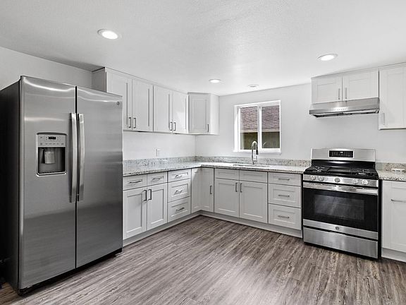 5th image of 256 N 15th St