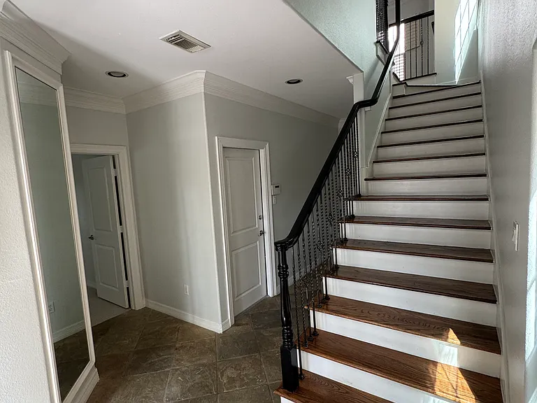 2810 Helena St — Photo 29