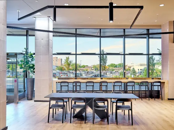 474 Warren Street image 3 of 133