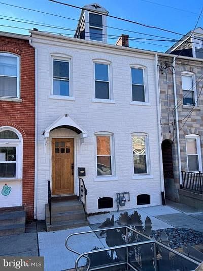 1st image of 504 W Lemon St