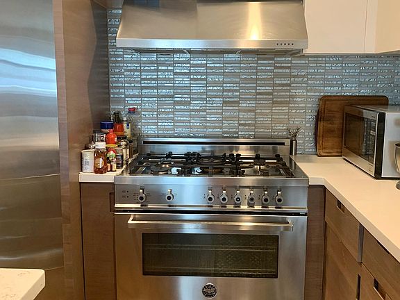 5th image of 56 Ringold St APT 1