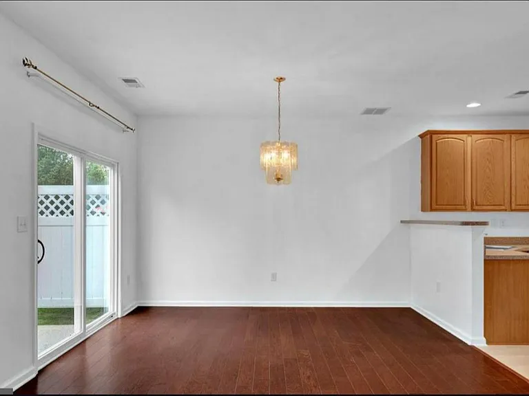 21 Blake Dr — Photo 8