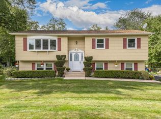 248 Betsy Ross Dr, Orangeburg, NY 10962