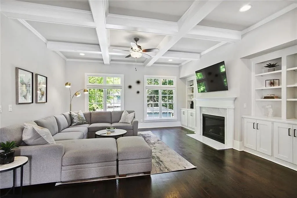 4 bed, 3.5 bath, 2217 sqft, $8,500 — Photo 4
