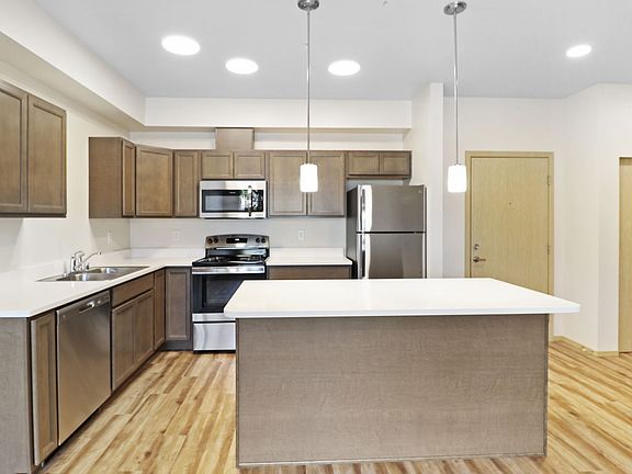 2nd image of 435 SE Barrington Dr #206