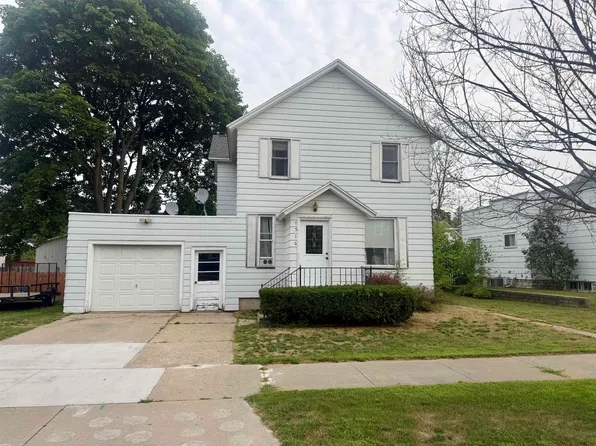 1516 Sherman St, Marinette, WI 54143