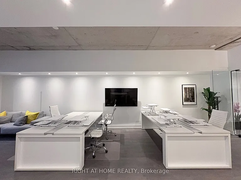 399 Adelaide St W #104 — Photo 7