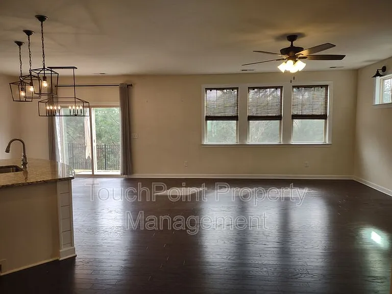 1019 Hamilton Mill Dr — Photo 6