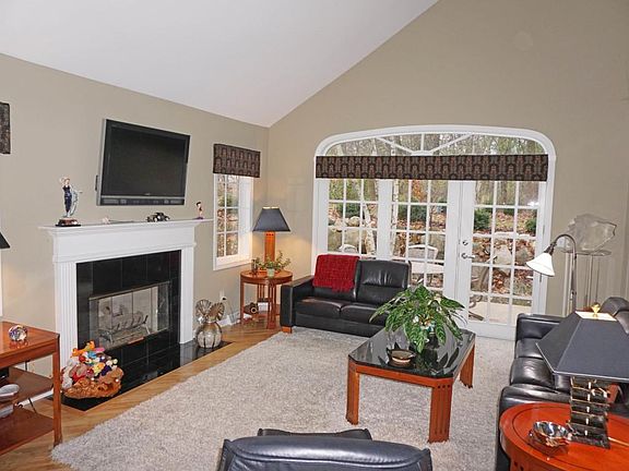 3rd image of N21W24393 Cumberland Dr #33K