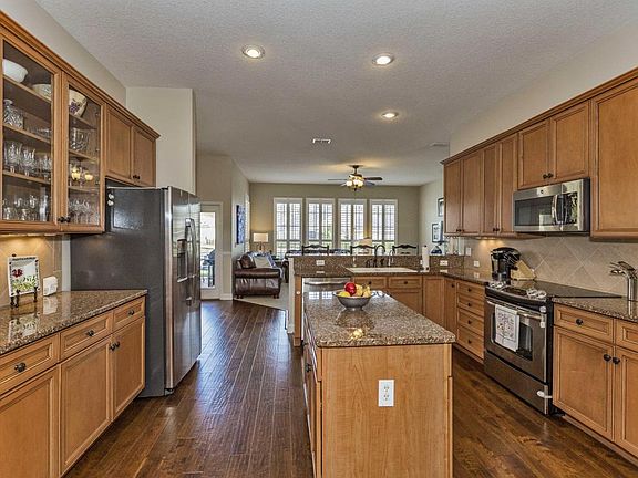 4th image of 922 Eagle Point Dr