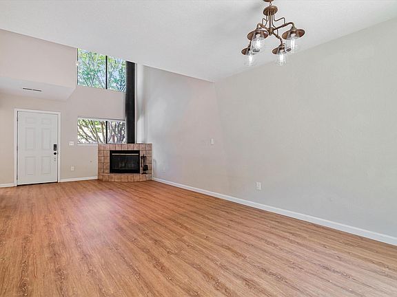 4th image of 2042 Bobwhite Ln #1