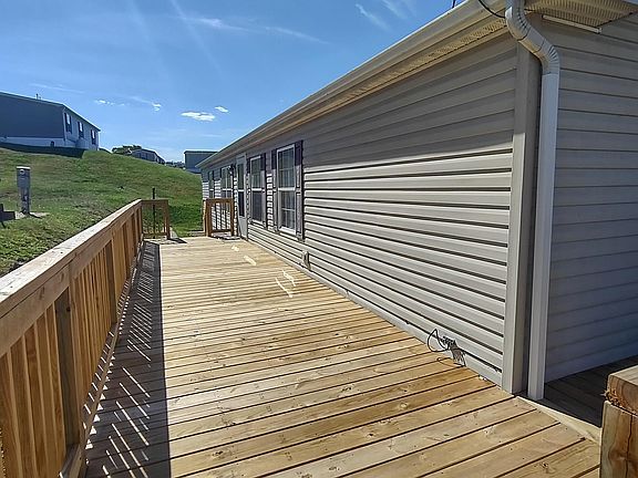 Exterior Image-3-Commodore Homes Brookside Village