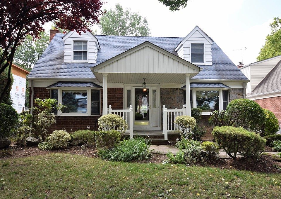 1st image of 5 Leslie Ln