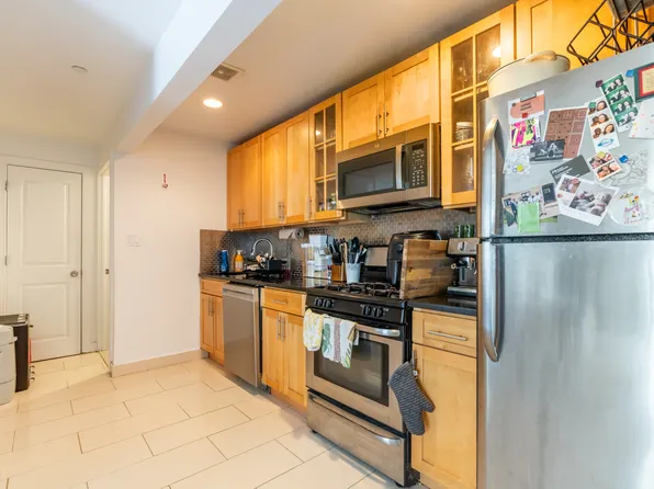 203 Huron Street image 1 of 5