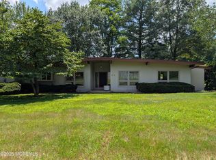 2 Patty Dr, Wrightstown, NJ 08562