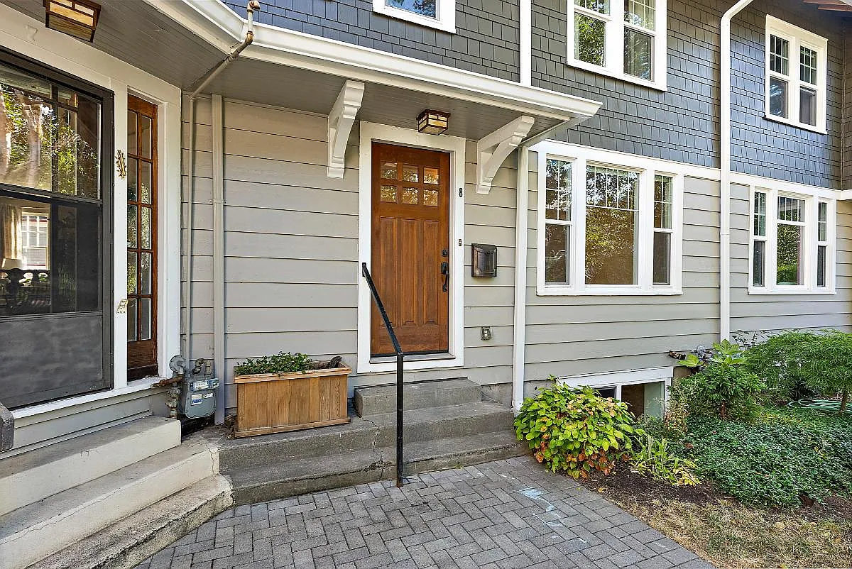 4 bed, 2217 sqft, $3,000 — Photo 2