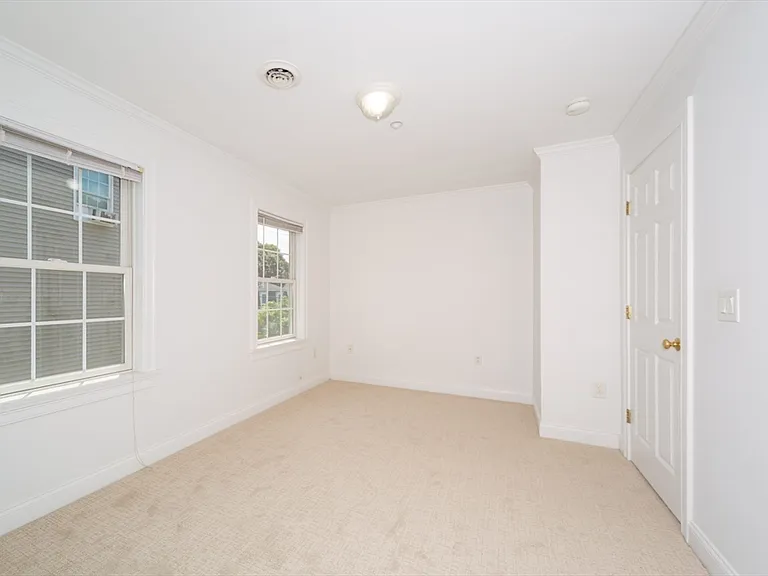 7 Dewey St #2 — Photo 10