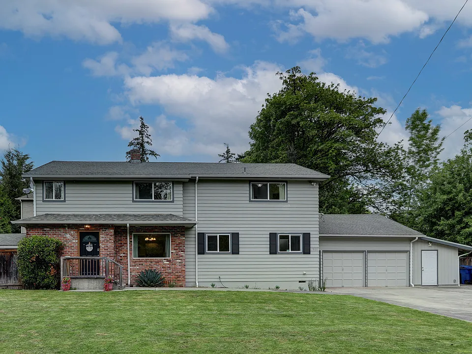 7820 NE 195th St