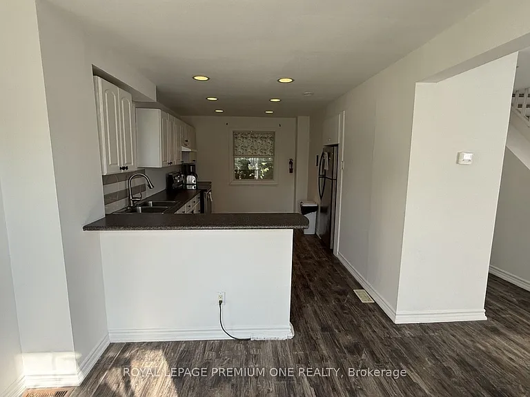 512 Mosley St #WHOLE HOUSE — Photo 15