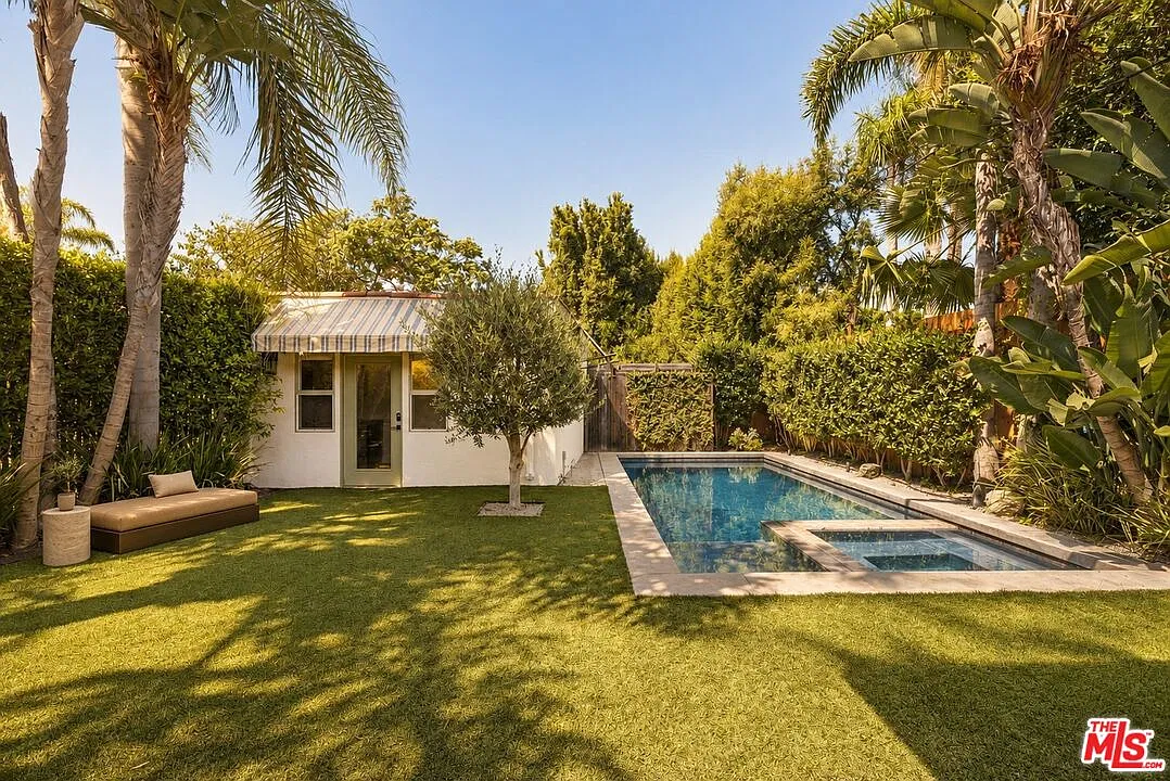 3 bed, 2.5 bath, $11,000 — Photo 2