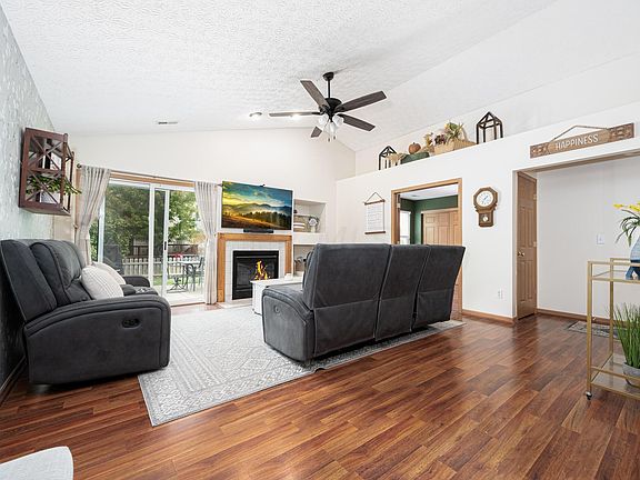 2nd image of 5818 Trailwater Ln