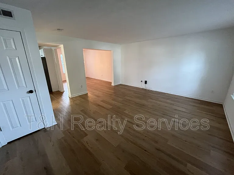 14952 Oak Rd — Photo 6
