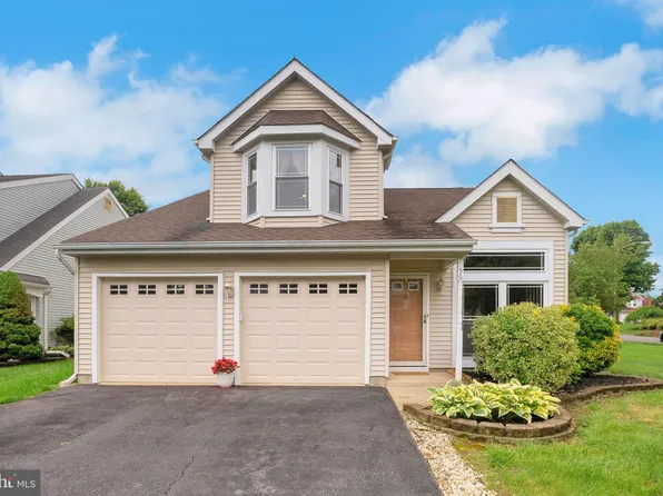 56 Ridgewood Way, Burlington, NJ 08016