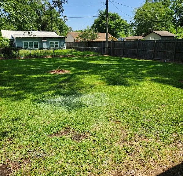 2420 Hayes Ln — Photo 8