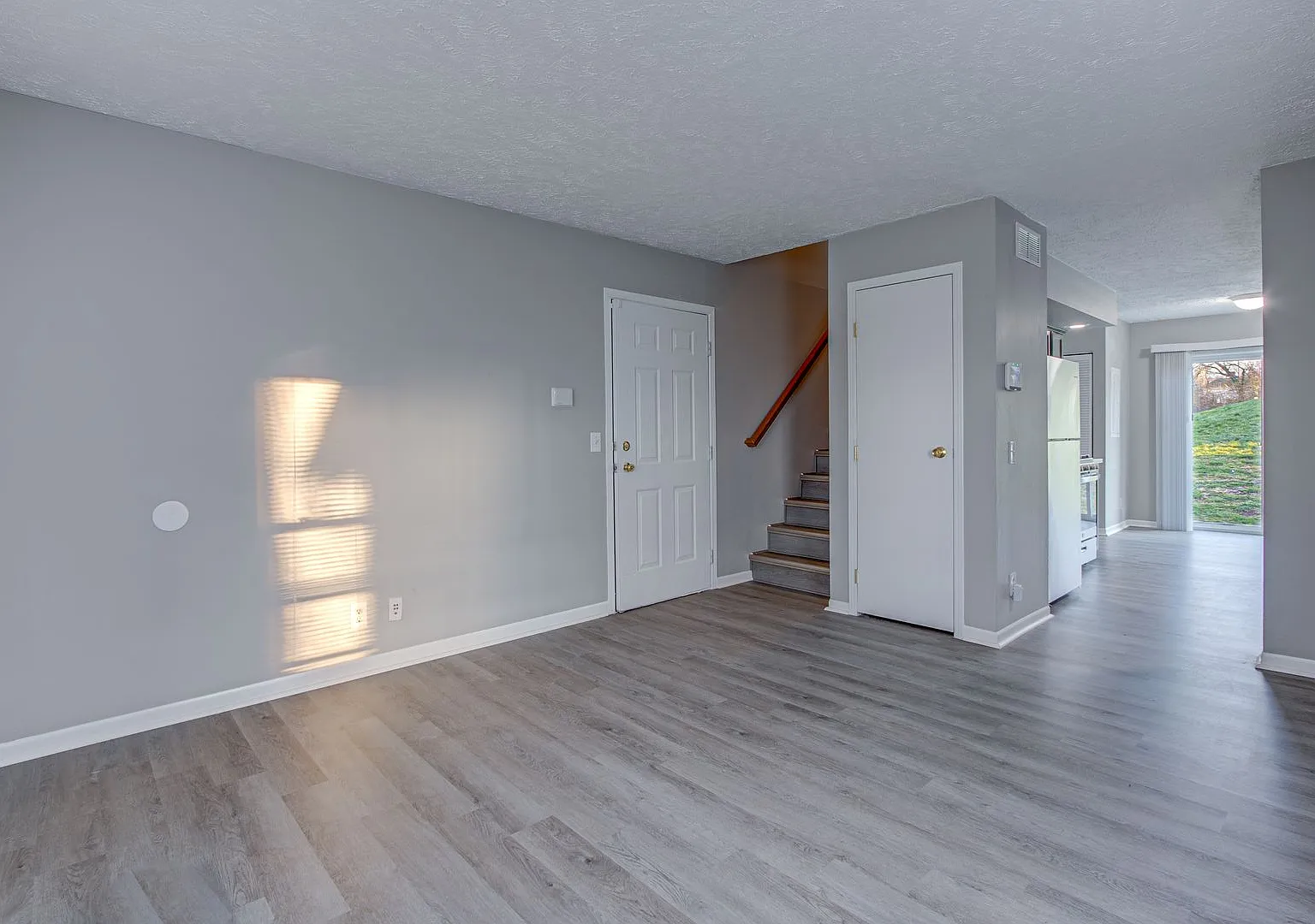 Remodeled 4 Bedroom Home with Downstairs Bedroom Suite, Garage, and Brand New Central A/C & Heat — Photo 3