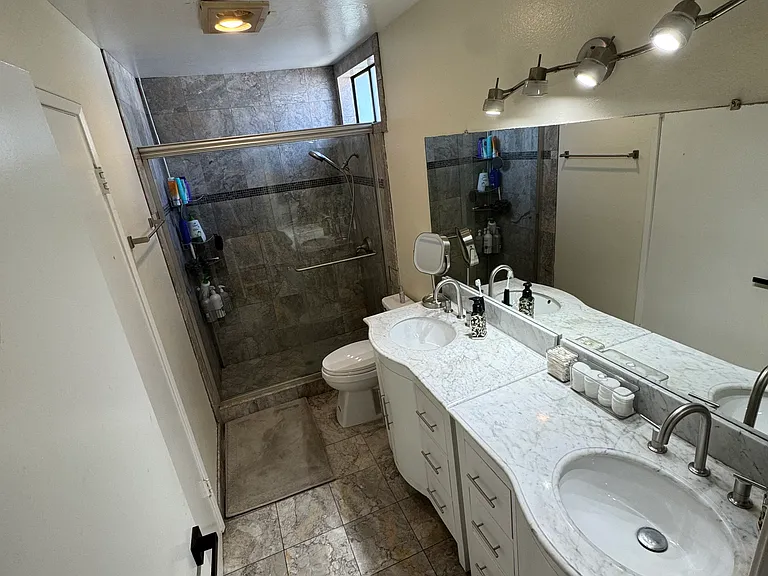 9210 Van Nuys Blvd #9 — Photo 12